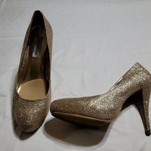 Sparkly champagne gold Steve Madden pumps, size 10